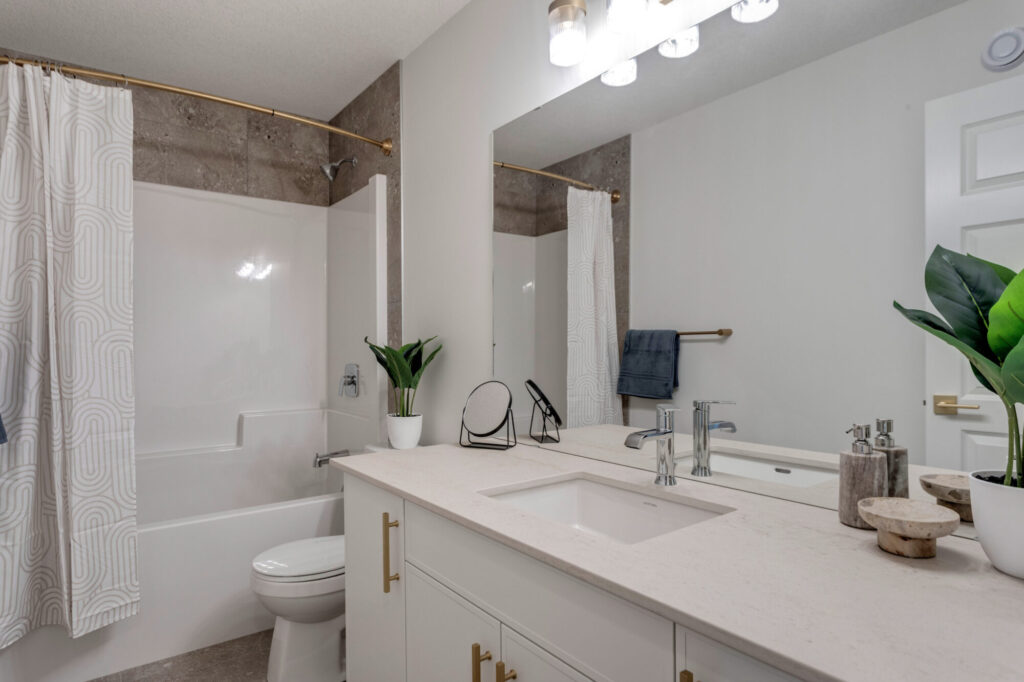 9303 229 St NW 001a4554v2