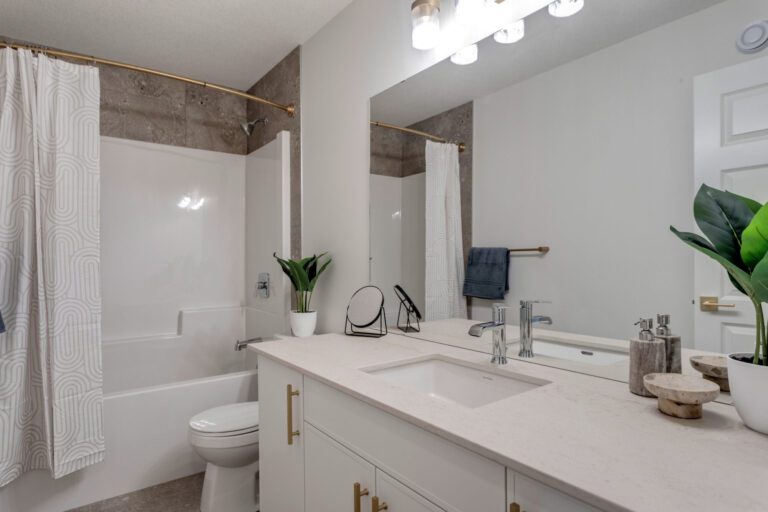 9303 229 St NW 001a4554v2